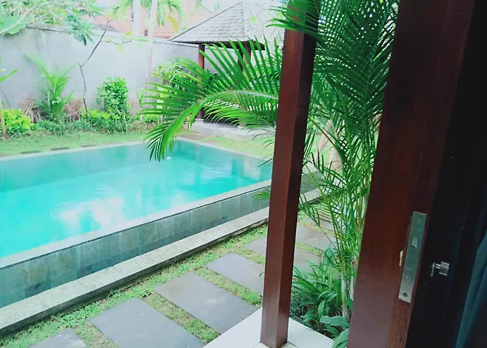 Family 4 Bed Private Pool شقة