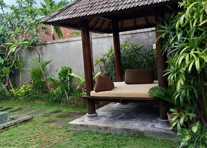 Family 4 Bed Private Pool Apartment