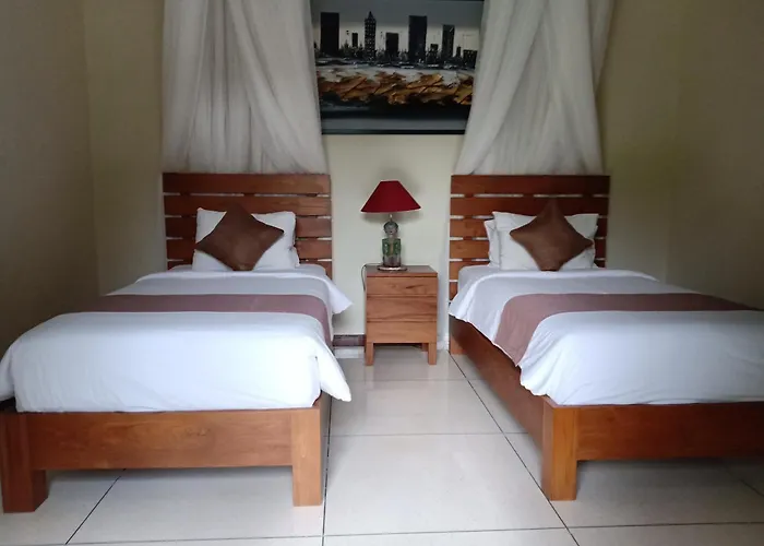 Family 4 Bed Private Pool Seminyak