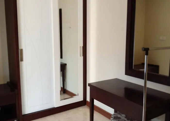 Family 4 Bed Private Pool Apartment