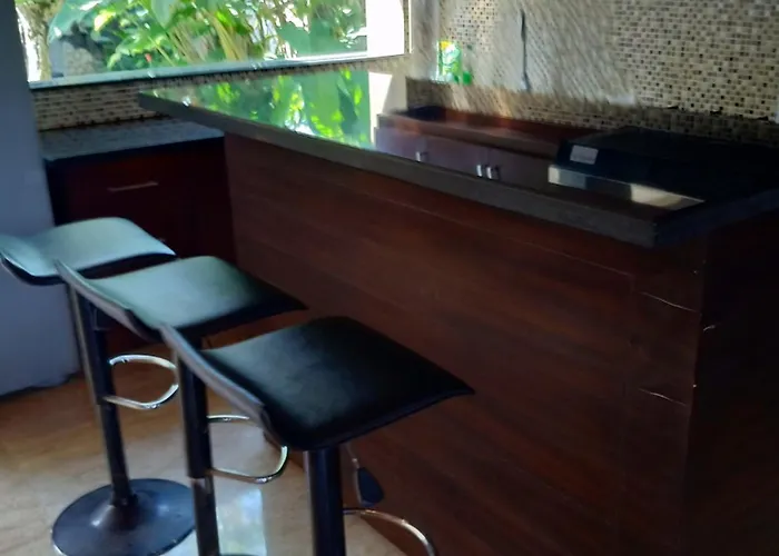 Family 4 Bed Private Pool *